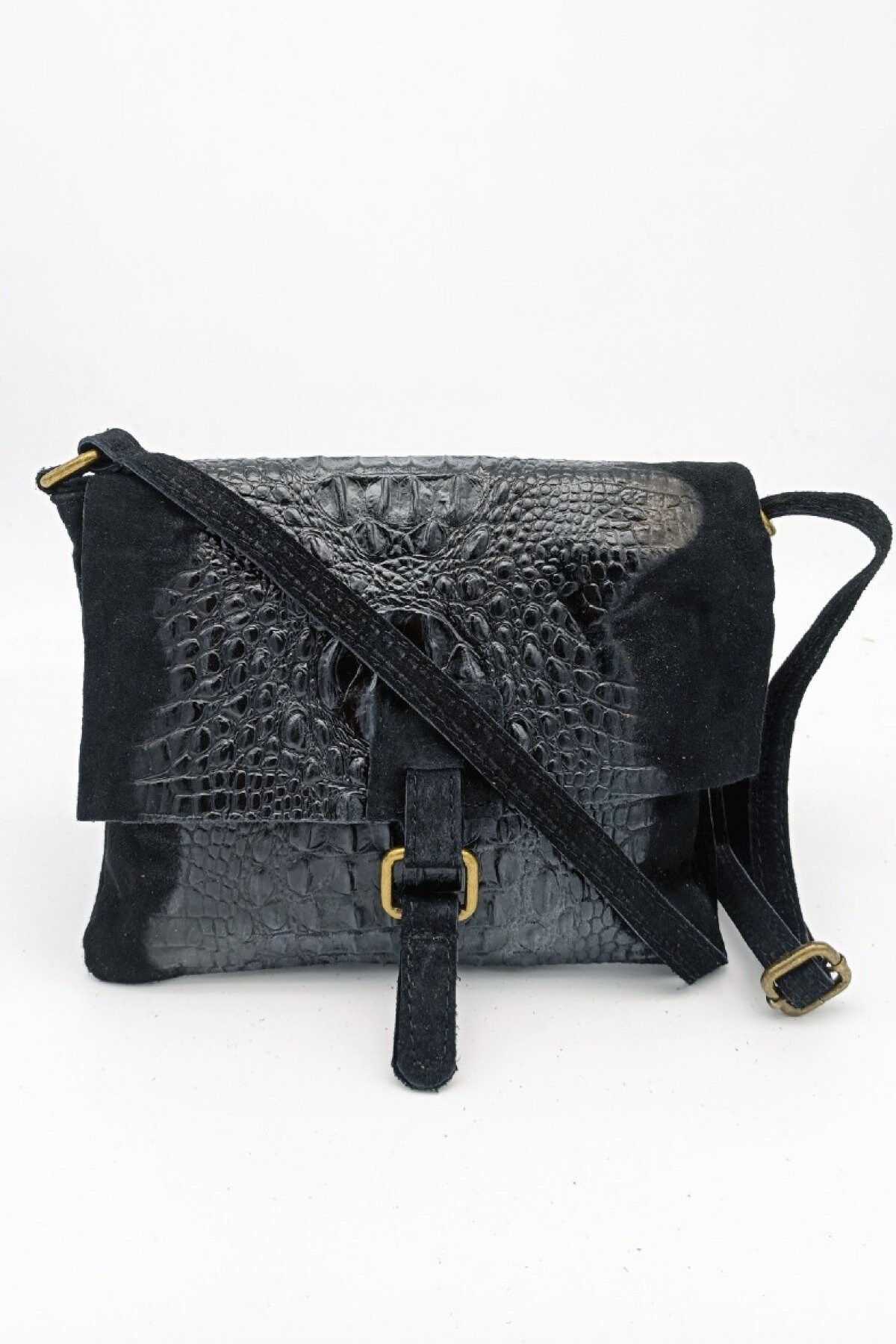 Black Leather L5 Bag Closure With Gold Ring and Magnetic Buckle, Crocheting  Bag, Knitting Bags, DIY Leather Bags. 