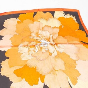 carre de soie , foulard en soie femme carré, foulard moderne, floral, printemps été, foulard pour travailler,foulard pour cheveux ,cadeaux image 8