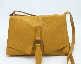 sac en daim  cuir veritable ,vachette jaune moutarde