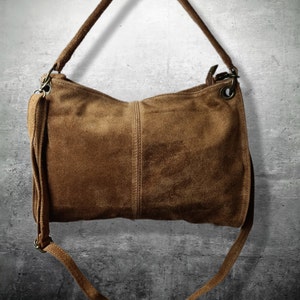 Women's Leather Hobo Bag with camel collar image 2