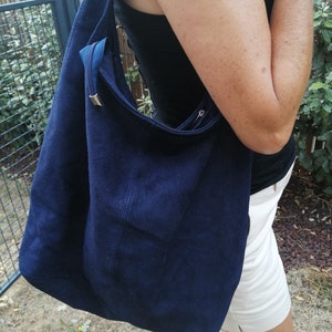 Women's leather tote bag with camel collar bleu rmarine