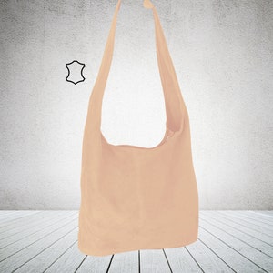 Women's leather tote bag with camel collar beige clair