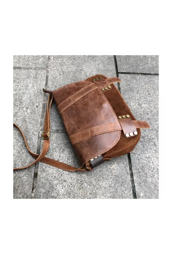 Cartable etudiant femme sale