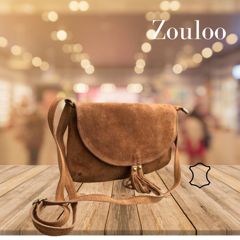 Sac en daim , boheme,Sac besace en cuir, Sac bandouliere en cuir nubuck,pompon camel