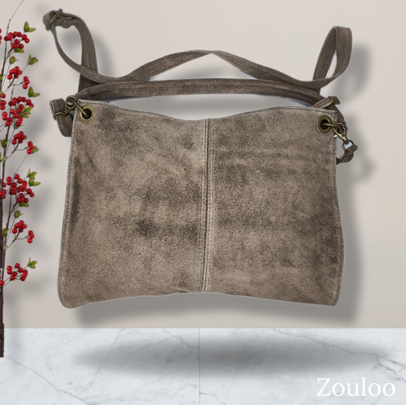 Women's Leather Hobo Bag with camel collar Taupe