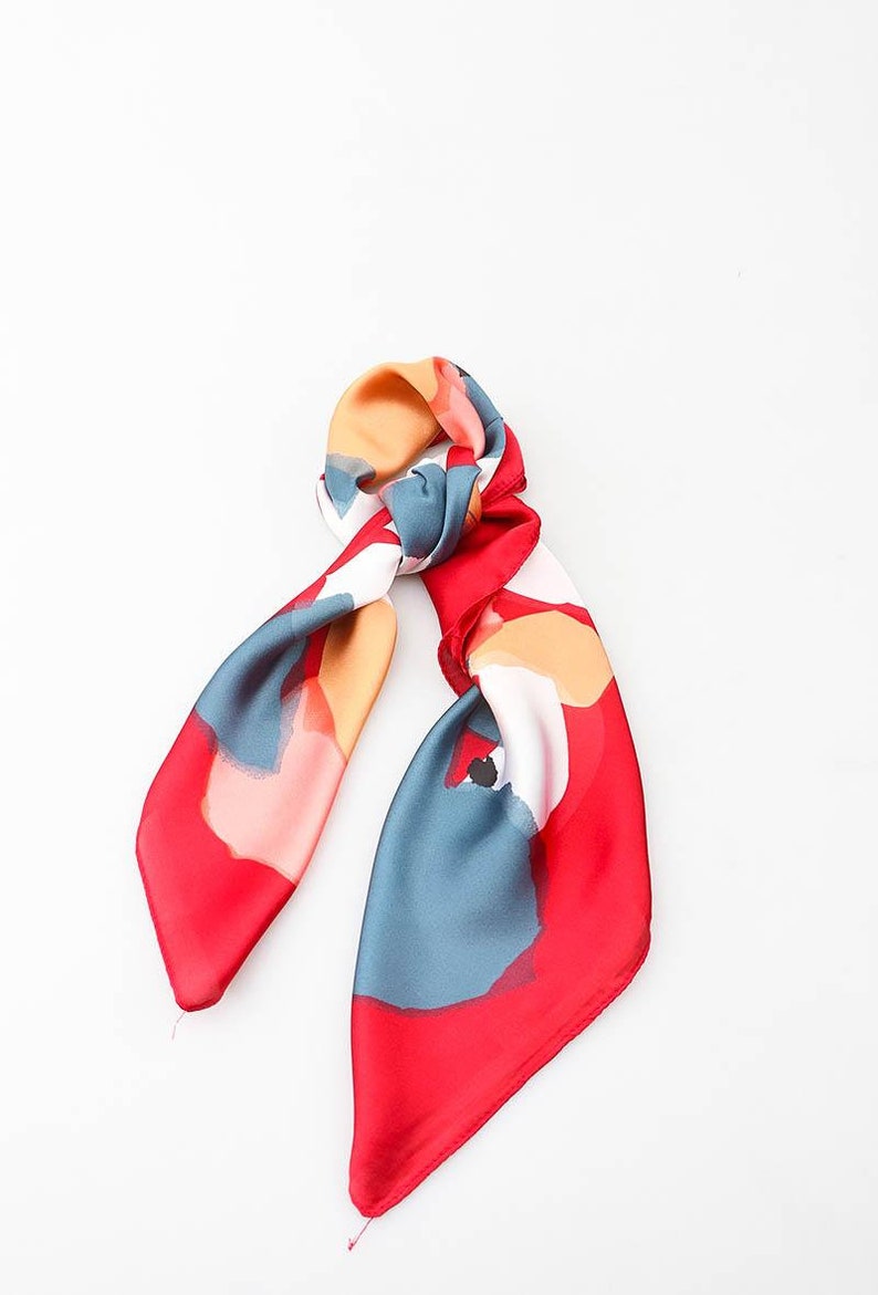 carre de soie , foulard en soie femme carré, foulard moderne, floral, printemps été, foulard pour travailler,foulard pour cheveux ,cadeaux Rouge