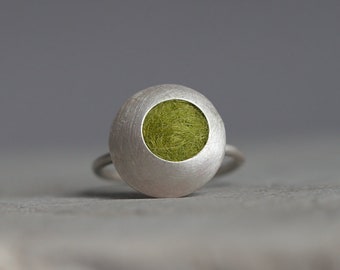 Green Disc Silver Ring, Minimalist Ring, Sterling Silver Ring, Engagement Ring, Olive Ring, Minimalist Jewelry, Trendy Jewelry, Simple Ring