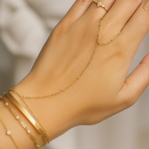Non-fade Boho Beaded Hand Chain Bracelet, Dainty Hand Jewelry with Chain Ring, Minimalist Wedding or Engagement Gift, Finger Bracelet
