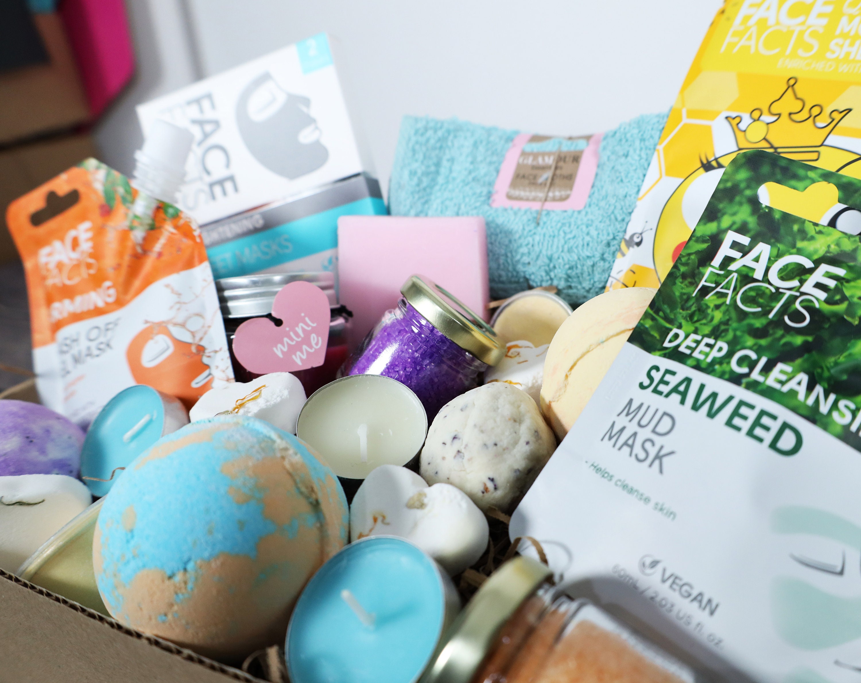 Large Pamper Bath Gift Set Self Care Package Bath Bombs Etsy