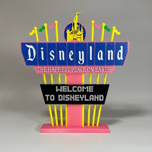 Ophangbord geïnspireerd op Disneyland Entree uit de jaren 90