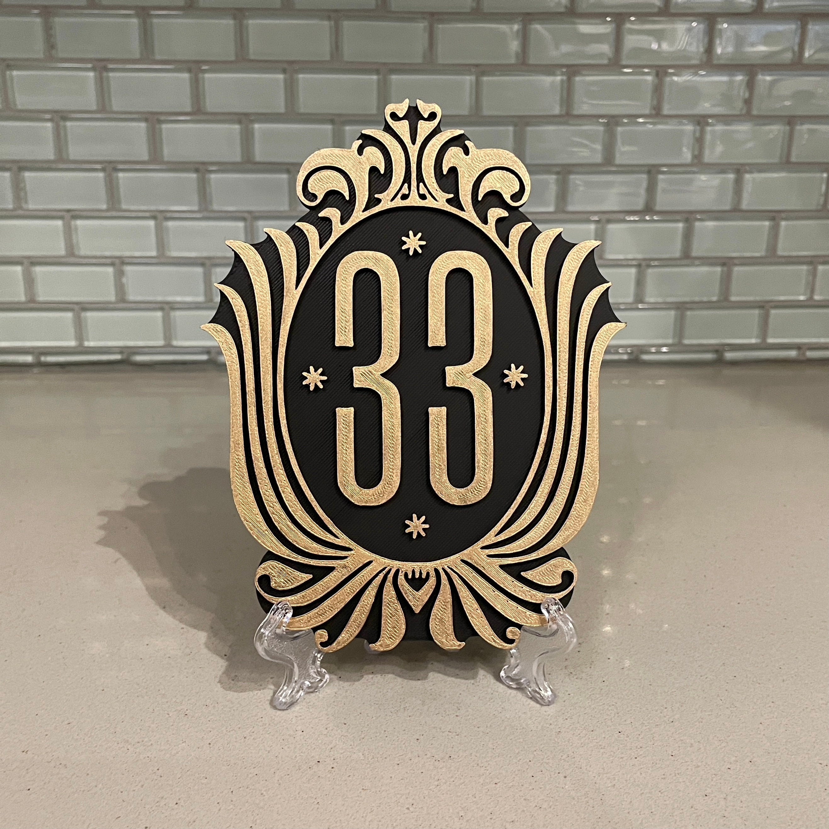 クラブ33 プレート Hand-painted Disneyland Club 33 Inspired Plaque