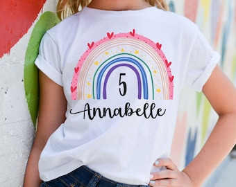 Chemise d'anniversaire personnalisée pour fille | Chemise d'anniversaire arc-en-ciel | avec nom et âge personnalisés | Tenue d'anniversaire pour fille | T-shirt d'anniversaire pour enfants