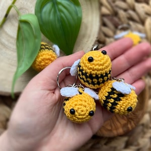 Crochet Bumble Bee Keychain, Mini Honey Bee, Kawaii Bumblebee, Squishy Amigurumi Animal, Charm, Soft Yarn Plushie, Spring, Summer, Flower