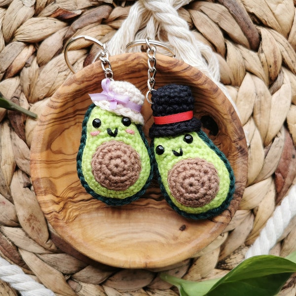 Gentleman or Lady Avocado Keychain, Crochet Amigurumi, Couples Gift, Mr. and Mrs., Customizable, Kawaii Friendship Present, Bride, Groom