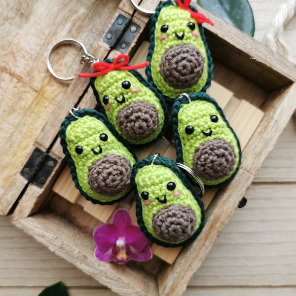 Avocado keychain, crochet charm, kawaii avocado half, bag charm, mini plush, companion, cute, vegan