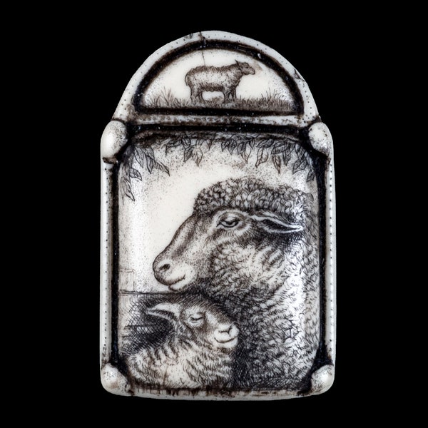 Épingle/pendentif brebis et agneau. Moosup Valley, gravé, Scrimshaw, mouton,