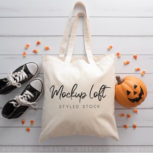 キャンバス トートバッグ モックアップ | ハロウィン トートバッグ モックアップ | スタイルストックフォト | デジタル JPEG 画像 | SKU B0004