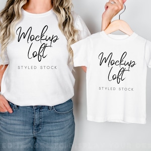 Camisa Bella Canvas 3001 Modelo Mockup Branca T | 3001T camiseta infantil maquete branca | Maquete de roupas combinando | Maquete Mini Mamãe | SKU T0588