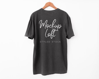 Maquette de t-shirt au dos poivre | T-shirt sur cintre, maquette | Maquette de t-shirt unisexe | Maquette de poivre C1717 | UGS T0543