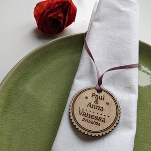 Souvenir de mariage - Sièges - Étiquettes en bois personnalisées personnalisées
