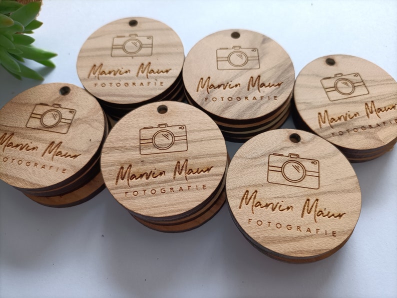 Etiquetas de madera personalizadas, nombre personalizado etiquetas de madera con logotipo, etiqueta grabada personalizada artesanal de madera, etiquetas de regalo grabadas en madera, hechas a pedido imagen 8