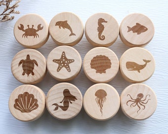 Individuell gravierter flacher Holz Schubladenknauf mit Meerestieren, Boho Kinderzimmer Ozean Schubladenknauf, Natur Holzknopf, Tiere Schubladenknöpfe Schrankbeschläge