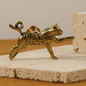 Jungle animals Cabinet knobs handles Antique brass safari animals drawer handle knobs pulls custom engraved dresser cupboard knobs pulls cheetah
