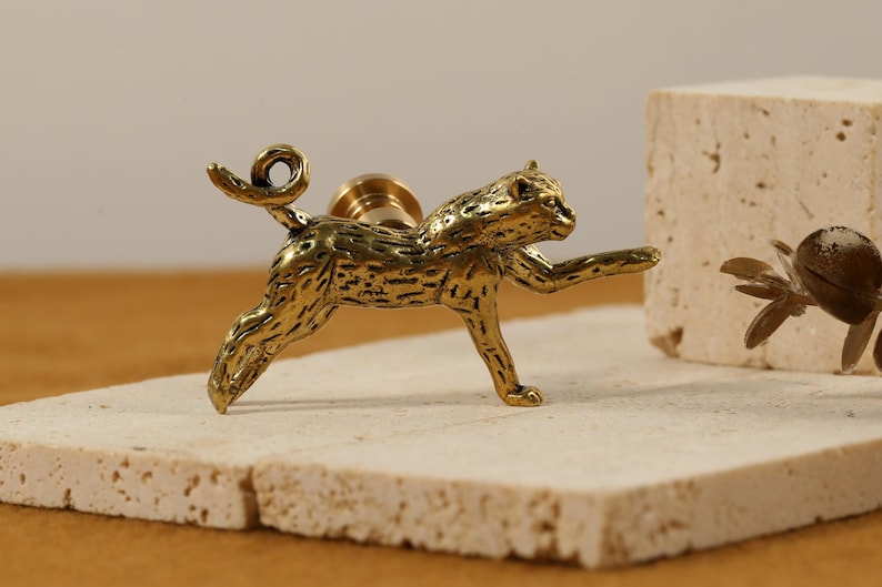 Jungle animals Cabinet knobs handles Antique brass safari animals drawer handle knobs pulls custom engraved dresser cupboard knobs pulls cheetah