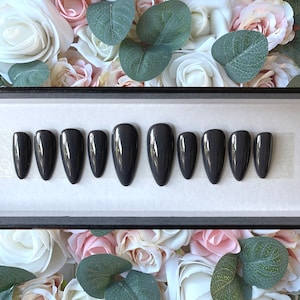 Nageldruck Rauchgrau | Dunkelgraue Nägel | Nägel aufkleben | Nagelkleber | Falsche Nägel | Graue Nägel | Handbemalte Nägel | Nägel