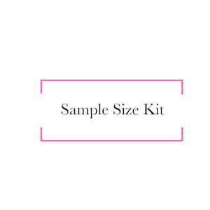 以下が含まれることがあります： ピンクの四角形の中に「Sample Size Kit」というテキストが入っています