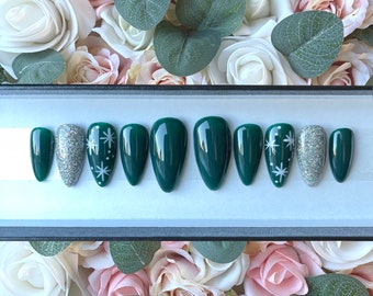 Press on Nails Christmas Green Silver Glitter l Stick on Nails l Glue on Nails l Christmas Nails l Holiday Nails l Green Nails l Nails