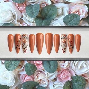 Press on Nails Cute Fox and Autumn Leaves | Stick on Nails | False Nails | Hand Painted Custom Nails | Pumpkin Spice Nails | Fake Nails