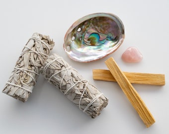 Kit di smudge di salvia bianca, quarzo rosa, palo santo, conchiglia di abalone