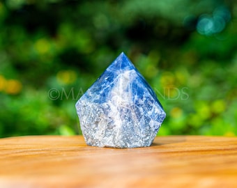 手彫りの青い宝石の雄鶏：天然水晶の置物 - Etsy 日本