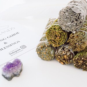 Kit di smudge di salvia, ametista, palo santo, erbe curative immagine 7