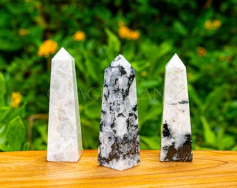 Torre de cristal de piedra lunar arcoíris / Piedra curativa de chakras