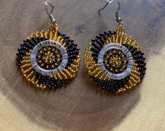 Zulu Circle Beaded Earrings-Black and Gold