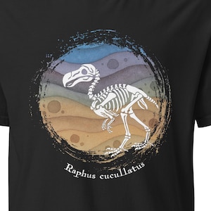 Dodo Fossilien T-Shirt – Painted Earth Kollektion | Raphus cucullatus | Dinosaurier Vogel Kunst von Fossil Fur'd