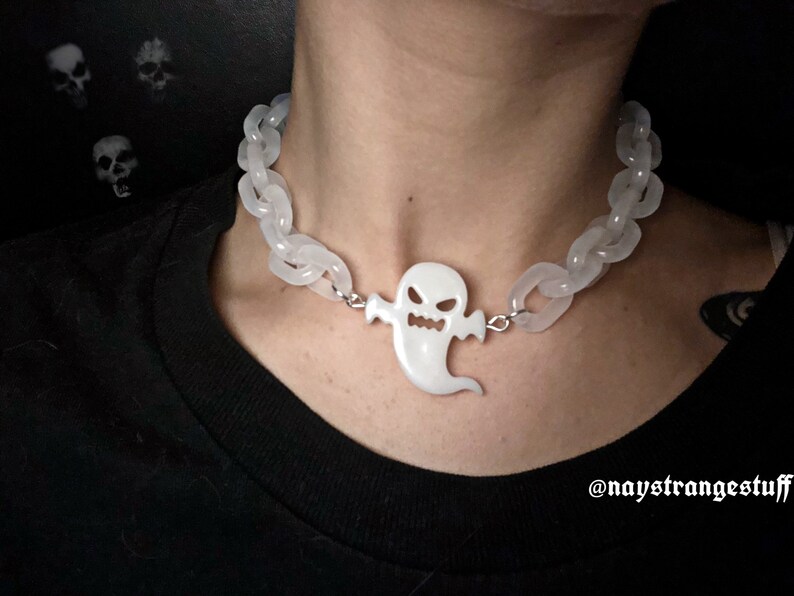 Ghost chain choker