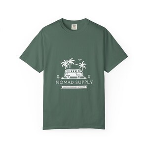 Nomad Supply Surf Van-T-shirt | Vintage Camper T-shirt met palmboom afbeelding 6