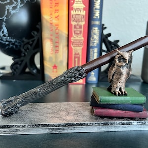 Magic Wand Stand Holder Owl On Books - Wizard Wand Display