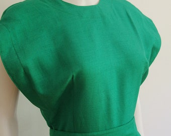 cue green dress