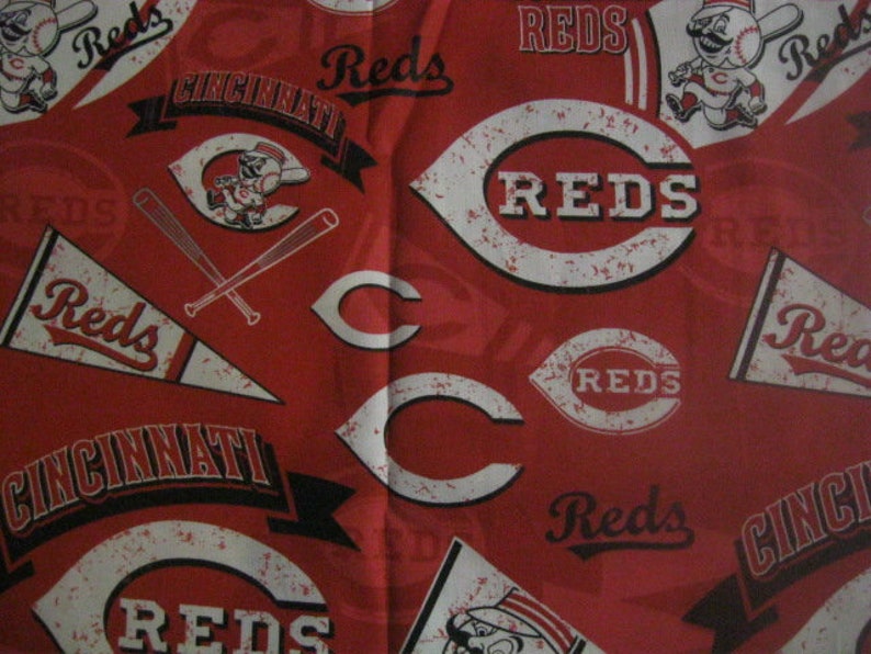 MLB/ CINCINNATI REDS Goose Dress/goose Clothes/concrete Goose/lawn ...