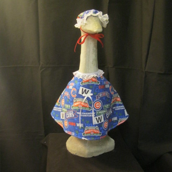 MLB/Chicago Cubs/Goose Dress/Goose Clothes/Concrete Goose/Lawn Goose/Lawn Geese/Outdoor Garden/Large Lawn Goose/sports/Baseball