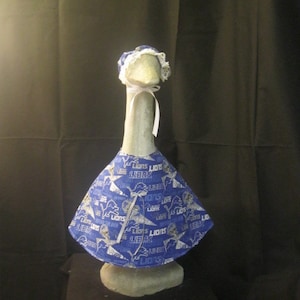 NFL/Detroit Lions Goose Dress/Football Goose Clothes/Concrete Goose/Lawn Goose/Lawn Geese/Outdoor Garden/Large Lawn Goose/Sports