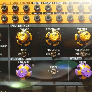 SynthLuv Knob set for Behringer Crave or other Synthesizer