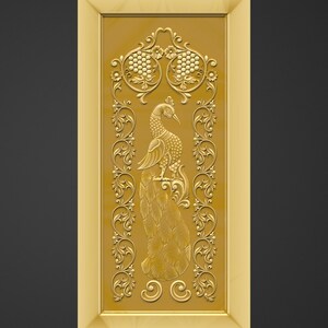 Puede incluir: Panel rectangular dorado con un detallado relieve tallado. El dise&ntilde;o presenta un pavo real, elementos florales y racimos de uvas. El texto "+91-7499566278" y "cncdesignsstore.etsy.com" son visibles. El panel est&aacute; enmarcado en dorado.