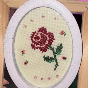 Vintage Oval Frame Needlepoint Art: Cottagecore Embroidered Decor