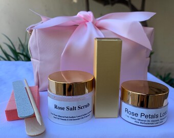 Zestaw do manicure z płatkami róż