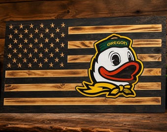 Bandera estadounidense de los Oregon Ducks, cuadro de pared de madera de pino hecho a mano (76 x 40 cm)